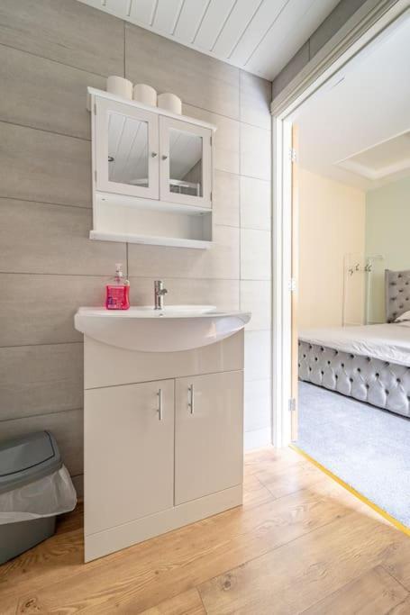 The Blue House Holiday Home Egremont  Екстериор снимка